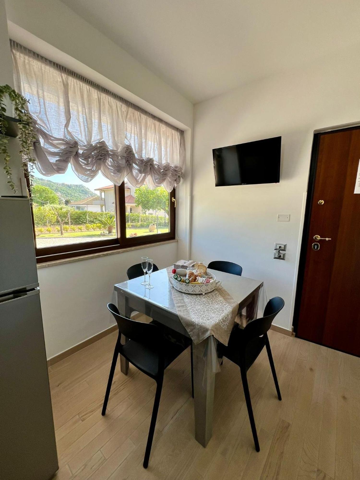 Apartamento A Casa Di Ale Santa Maria di Castellabate Exterior foto
